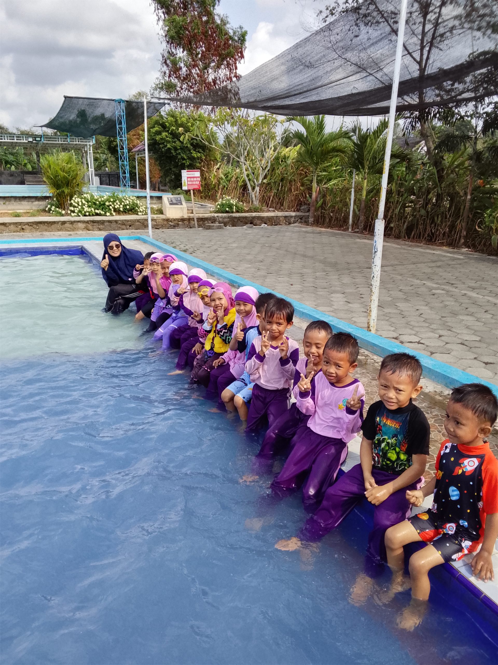 Serunya Outing Class TK Kreatif Muhammadiyah Gombong, Belajar dan Berenang Bersama di Hawai Waterpark Sidoharum